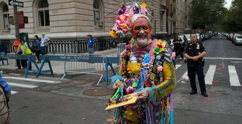 Clown in de wachtrij