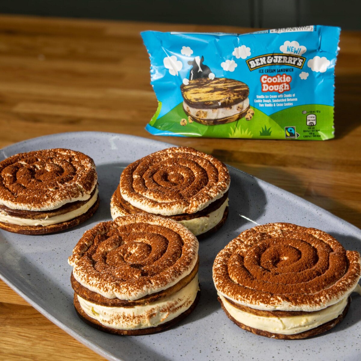 Een no‑bake tiramisu‑twist met een ice‑cream‑sandwich‑shortcut.